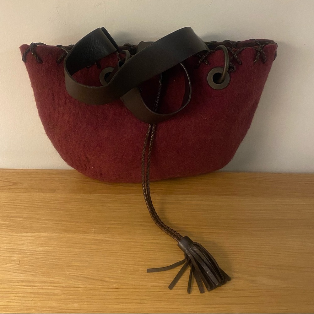 Dolce & Gabbana Red Wool Shoulder Bag